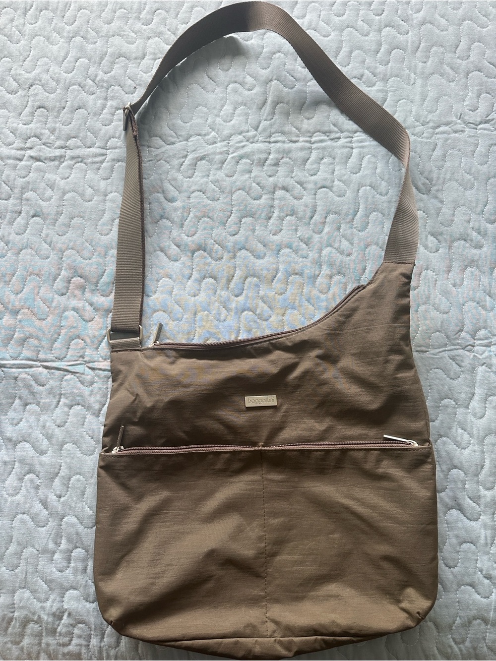 Baggallini tan Lightweight Crossbody Bag